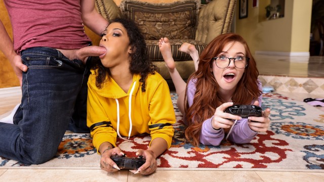 Gamer Girl Threesome Action